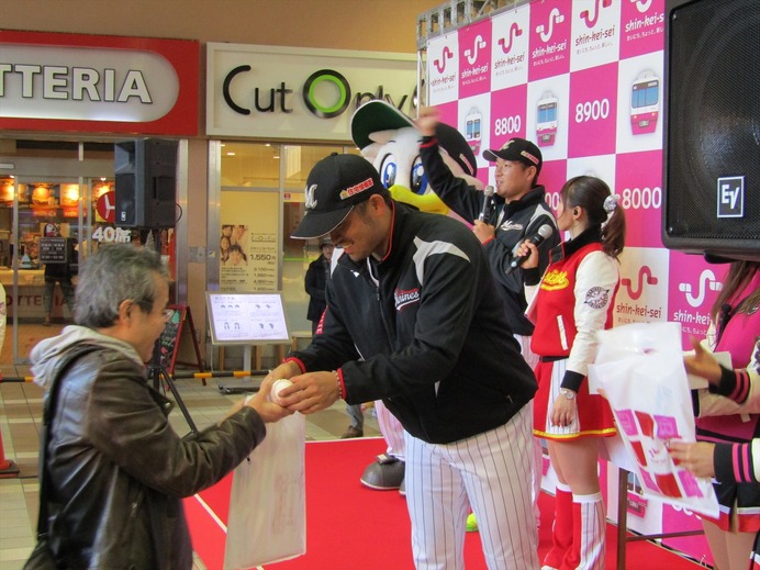 千葉ロッテトークショー 新津田沼駅前（2016年12月21日）