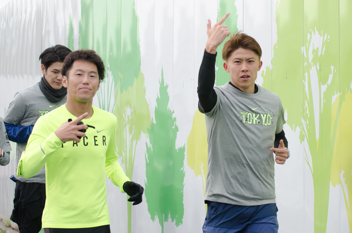 太田宏介（右）が『NRC JUST DO IT. SUNDAY』にゲスト参加（2016年12月25日）