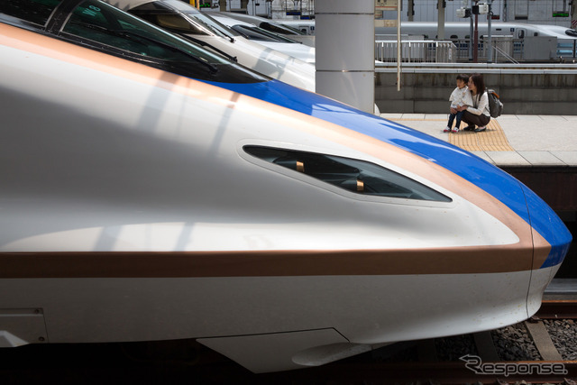 北陸新幹線（東京駅）　(c) Getty Images