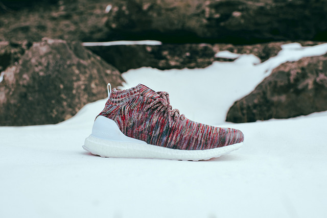 「ULTRABOOST MID KITH」（2万6,000円）