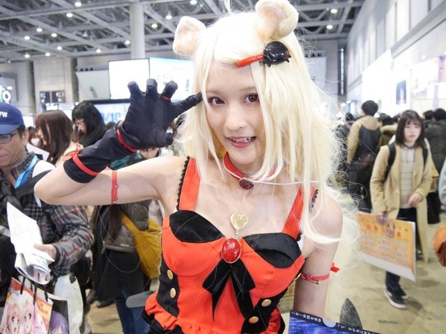 【コミケ91】企業ブースを彩った美女たちを写真100枚でお届け！