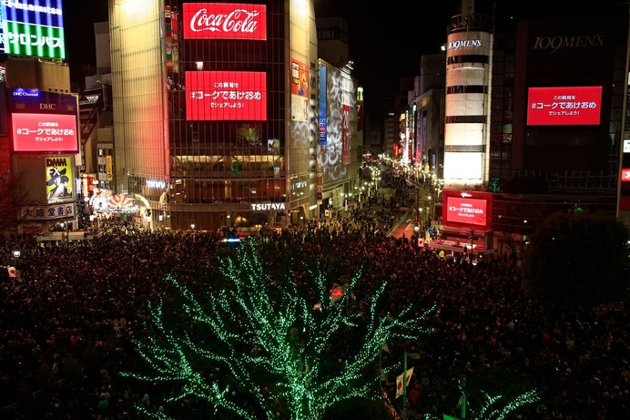 渋谷で2017年へのカウントダウンイベント「コークであけおめ！」