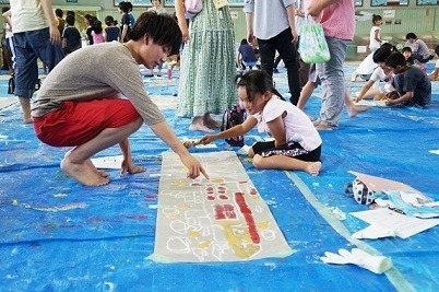 芝浦工大の学生らがさいたまの小学校とお絵かきフェス開催