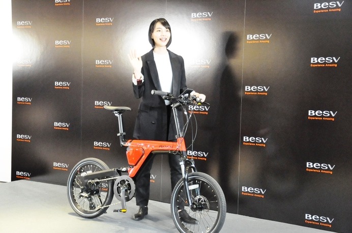 のん、電動自転車で『この世界の片隅に』の舞台巡りをしたい