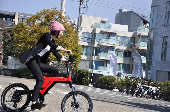 のん、電動自転車で『この世界の片隅に』の舞台巡りをしたい