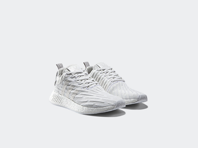 NMD_R2 PK W（1万6,000円）