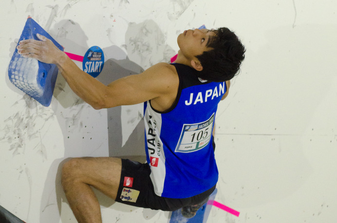 ボルダリングワールドカップ八王子大会予選に出場する杉本怜（2017年5月6日）