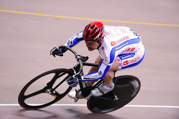 　第10回チャレンジ・ザ・オリンピックが4月25日に群馬県前橋市のグリーンドーム前橋で開催された。ロンドン五輪に向けてトラックナショナルチームや強化指定選手の再編成を目的とした記録会。それぞれの種目の規定タイムをクリアした選手は、日本自転車競技連盟の強化