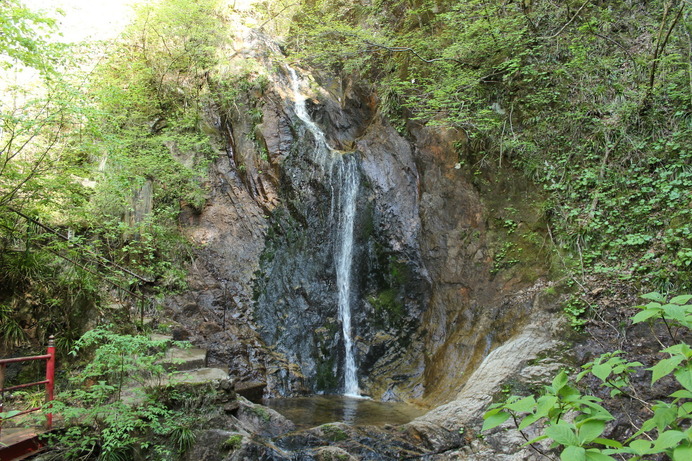 夢想滝。小さいながらも雰囲気はいい。