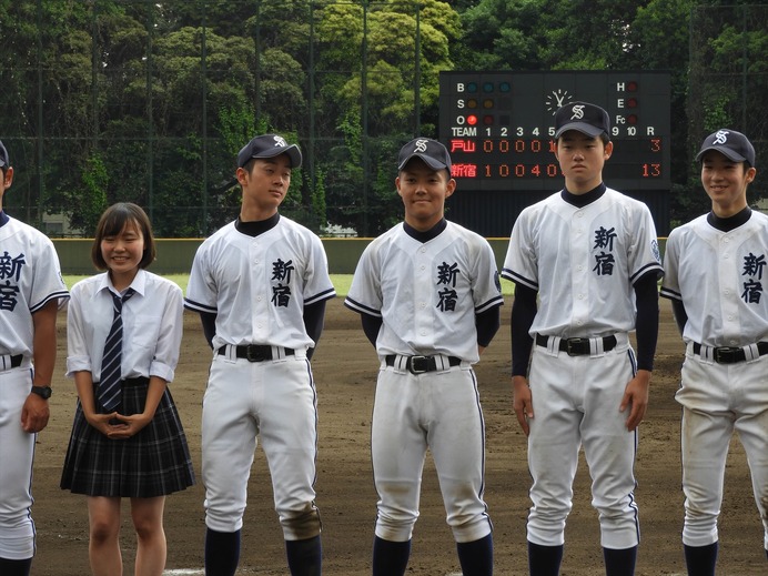 新宿の３年生、左から高安さん、藤原君、吉田君、梅原君、小山君