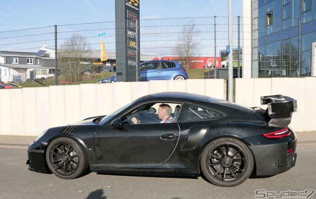 ポルシェ 911 GT2 RS  スクープ写真