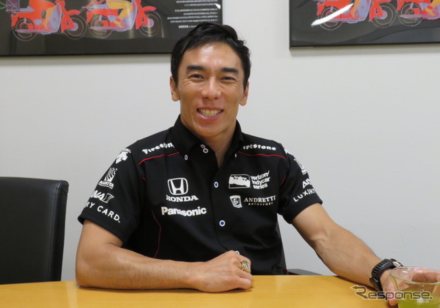 インディ500制覇のチャンピオンリングとともに、佐藤琢磨はシリーズタイトル獲得を目指す。