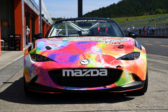 MX-5カップジャパン第3戦に参戦したレスポンスチームのMX-5