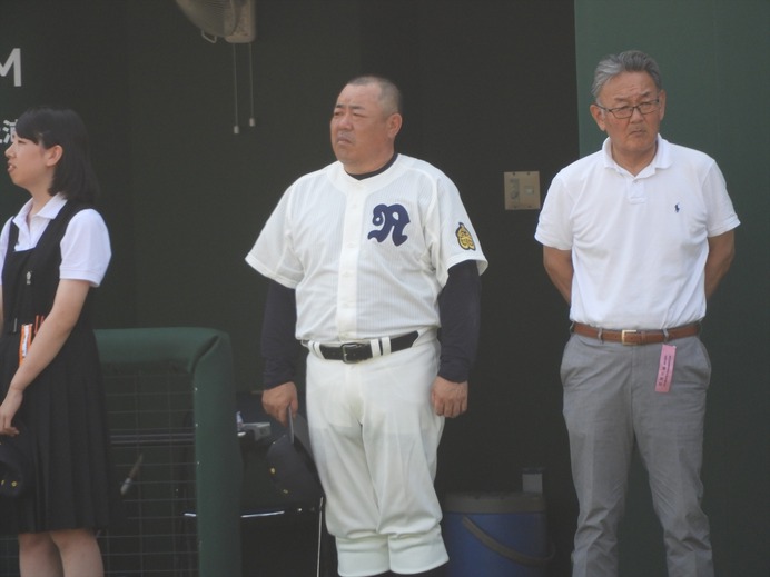 竜ヶ崎一・津脇義明監督と塚原勇部長