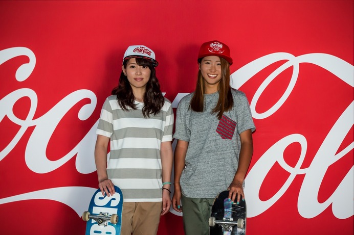 スケートボード コカ・コーラ契約選手の西村詞音（左）と西村碧莉