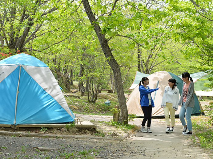 テント設営や撤収講習つきの「気軽に手ぶらdeキャンプ体験」開催