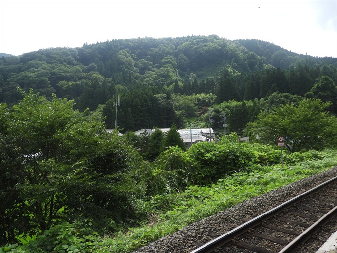 鳴子御殿湯駅からの眺め