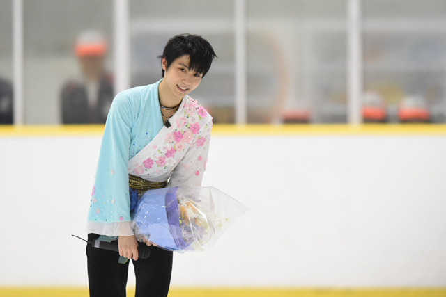 羽生結弦に密着！グラビア＆ロングインタビューを掲載した「KISS & CRY 羽生結弦選手・トロント直送便」発売