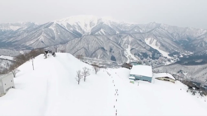 雪上ダウンヒルレース「SNOW VERTICAL down」が苗場スキー場で開催