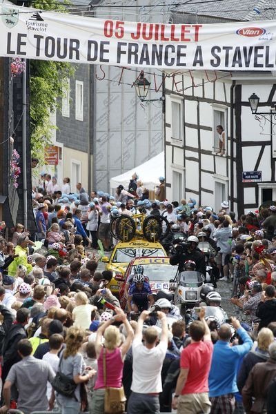 　ツール・ド・フランスは7月5日、ベルギーのブリュッセルからスパまでの201kmで第2ステージが行われ、シルバン・シャバネル（31＝フランス、クイックステップ）が２年ぶり2度目の優勝を飾った。シャバネルは10km地点でアタックし、他の7選手とともに第一集団を形成。最