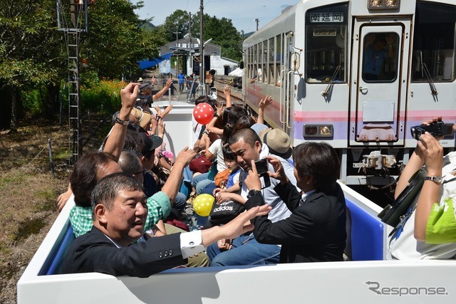 石破茂氏、高千穂あまてらす鉄道を訪問