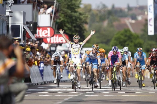 　ツール・ド・フランスは7月9日、モンタルジ～グニョン間の227.5kmで第6ステージが行われ、マーク・カベンディッシュ（25＝英国、ＨＴＣ・コロンビア）が前日に続いてゴールスプリントを制して優勝した。今大会2勝目、大会通算12勝目。