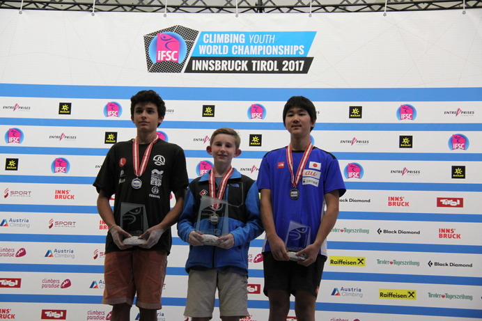 スポーツクライミング世界ユース選手権男子リード（ユースB）で西田秀聖（右）が3位表彰台を獲得（2017年9月7日）