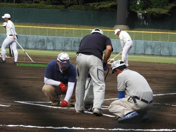 神宮第二球場の俯瞰、ちょっと気の毒な環境でもある