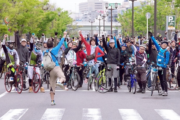 御堂筋の自転車レーン設置と安全走行をPRする御堂筋サイクルピクニック