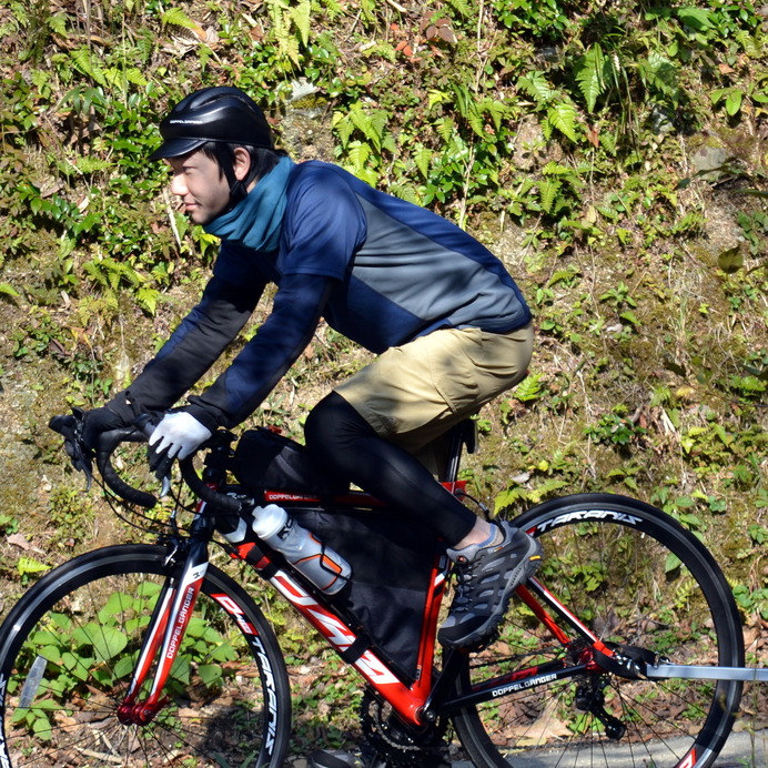 普段着に合わせやすいベーシックな自転車用カスク発売