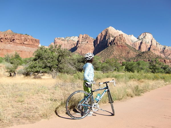 　サイクルスタイルの人気コラム「富永美樹の自転車コラム　主婦時々サイクリスト」が10月22日に更新されました。コラムの主題は「フツーの主婦、アメリカを走る」。ご主人のシャ乱Q・まことさんと年に一度の長期休暇で訪れたアメリカで、サイクリングなどを満喫。