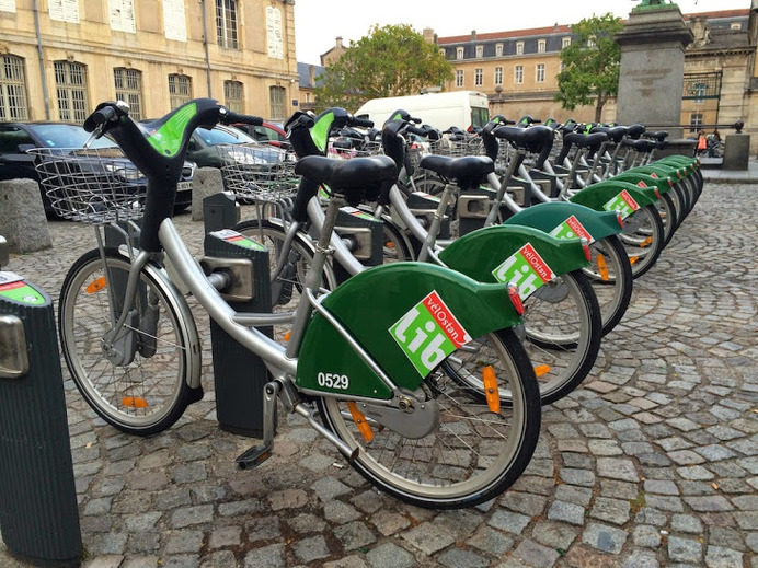 ナンシーの街のレンタサイクル