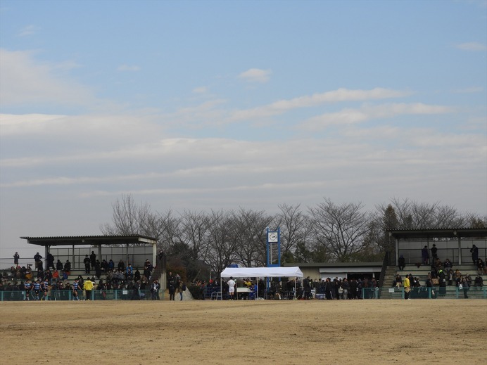 よく晴れて青空も出た熊谷ラグビー場