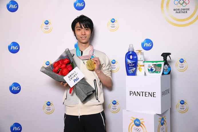 羽生結弦「一番最初にメダルをかけたのは母でした」…P＆G ジャパン