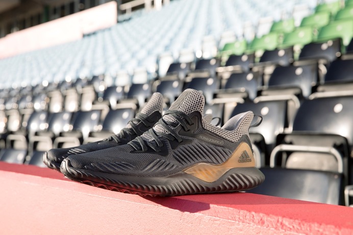 アディダス、パフォーマンスアップをサポートするランニングシューズ「ALPHABOUNCE BEYOND」発売