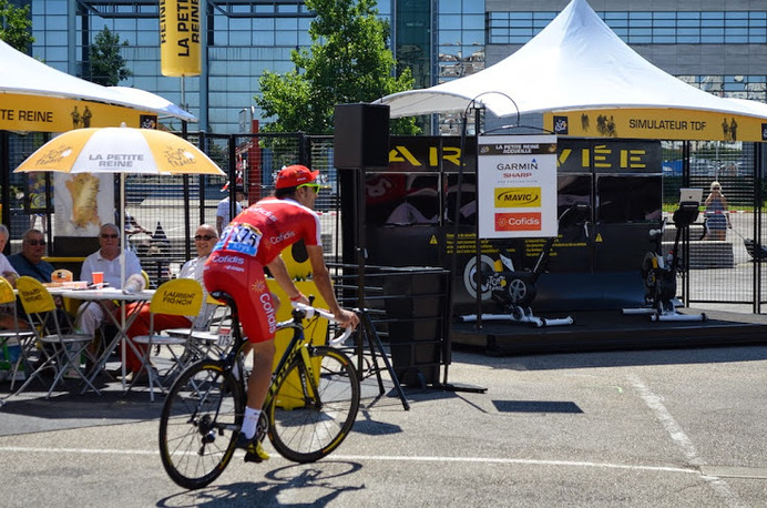 ビラージュの中は自転車で走れます（ツール・ド・フランス14）