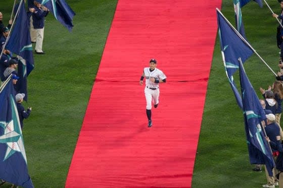 ファンから熱烈な歓迎を受けた開幕戦でのイチロー【写真：Getty Images】