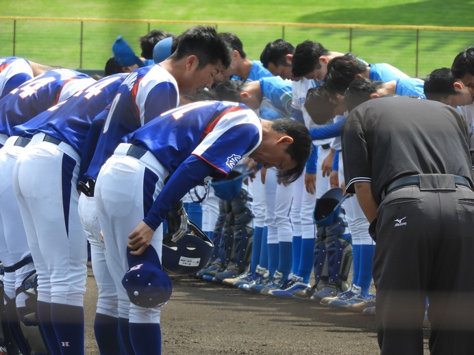 『よろしく、お願いします』あいさつする山岸ロジスターズ