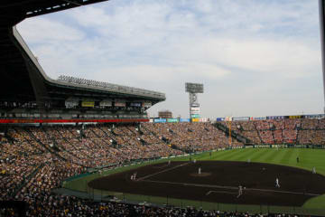 折尾愛真が飯塚を12-9で下し、甲子園初出場を決めた