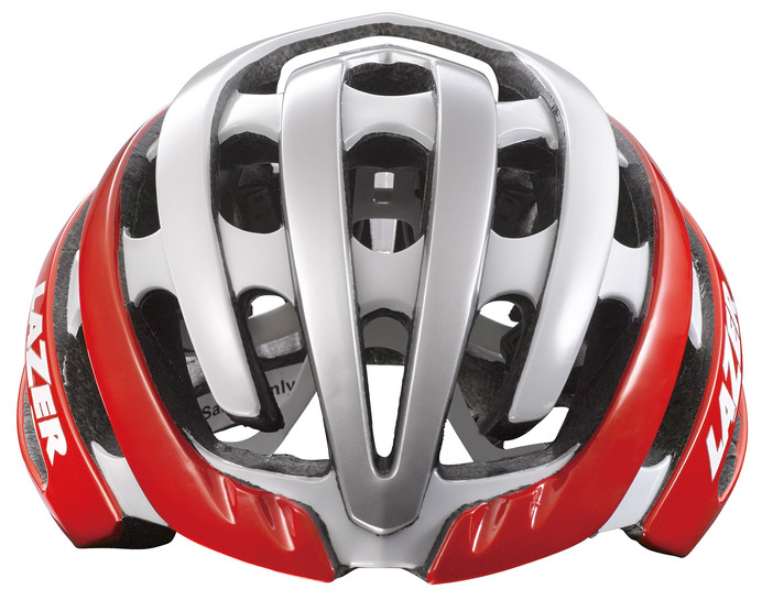 最新ヘルメットは安全性が高く軽量で、しかもなによりカッコいい