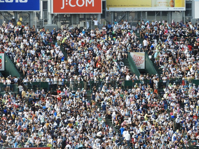 満員の甲子園