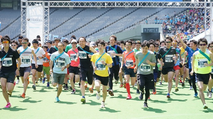 同僚と多摩川河川敷を走る「企業対抗マラソン」2019年1月開催