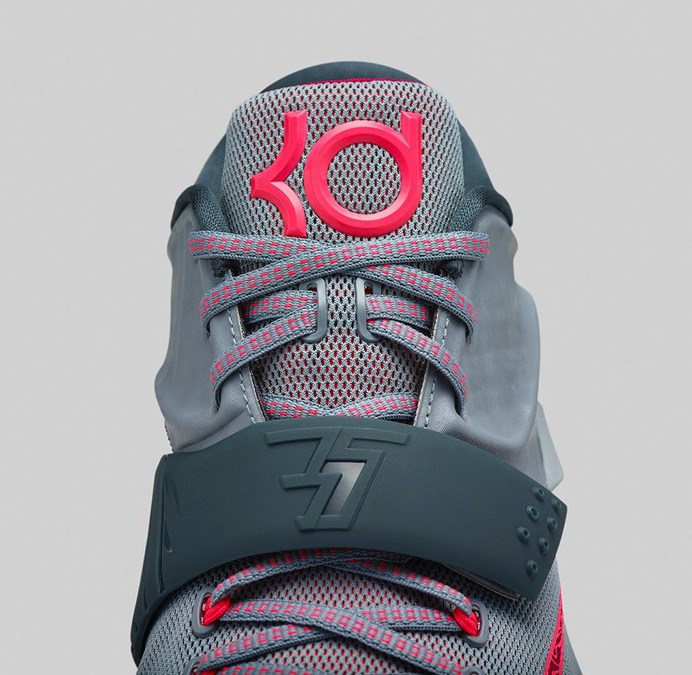 NIKE KD7 'CALM BEFORE THE STORM