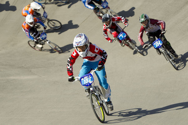 　デンマークのコペンハーゲンで7月27日にBMX世界選手権が開幕し、14歳までの年齢別クラスのレースが行われた。日本からは25選手が出場し、12歳ガールズクラスで畠山紗英が優勝、榊原爽が3位に入った。畠山の世界選手権優勝は2009年のオーストラリア大会以来、2年ぶり2