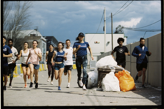 アディダス、1km走るごとに1ドルを海洋保護教育活動に寄付する「RUN FOR THE OCEANS」実施