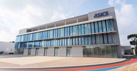 アシックススポーツ工学研究所の内部を体験できる「ASICS VR」が展示開始