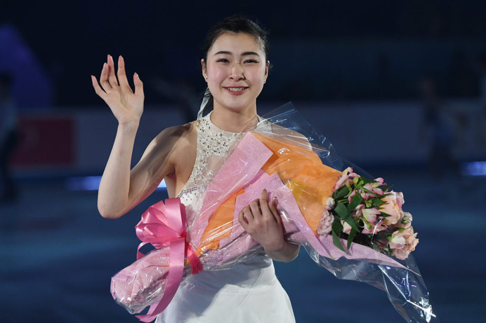 村上佳菜子が浅田真央の29歳誕生日を祝福「ずっとL O V E です」