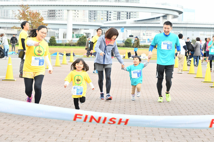 高橋尚子とアフリカの子どもたちにシューズを寄贈するランニングフェス開催