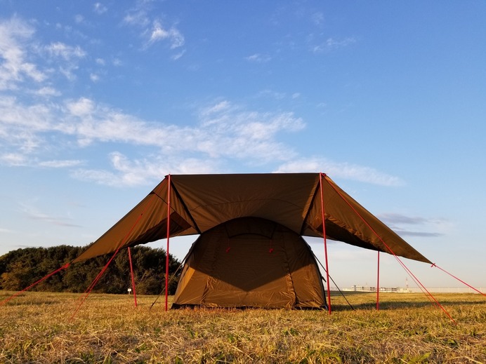 空気を入れるだけで自立するエアーテントシェルター「READY Tent」発売