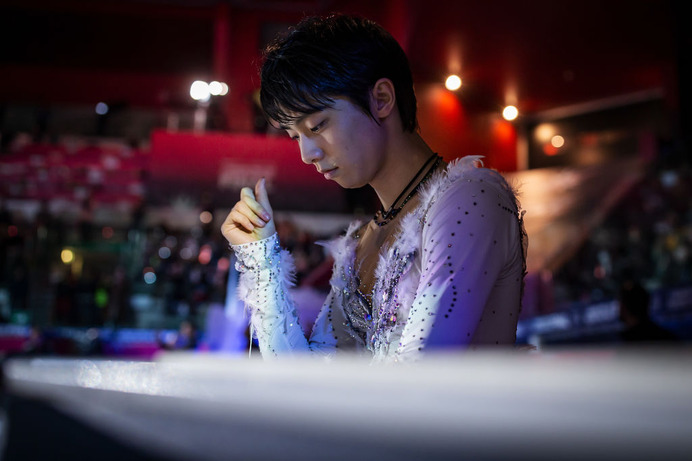 羽生結弦がサンタに変身「みんなから大きな力をもらえて幸せ」　次は世界選手権へ向けて